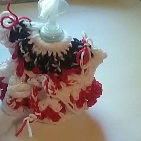 Crochet handmade pair of dishsoap and handsoap - Picture 3 of 4